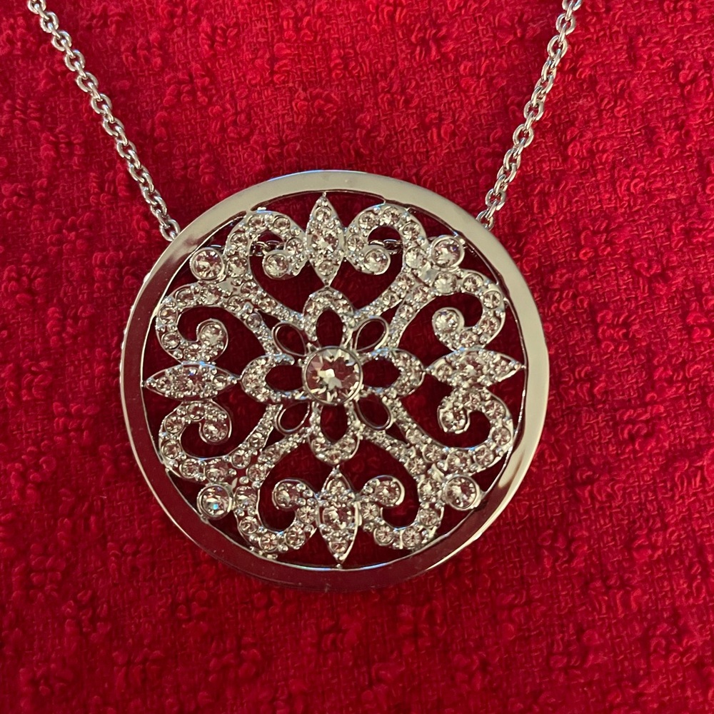 Swarovski Silver Filigree Necklace Timeless Design